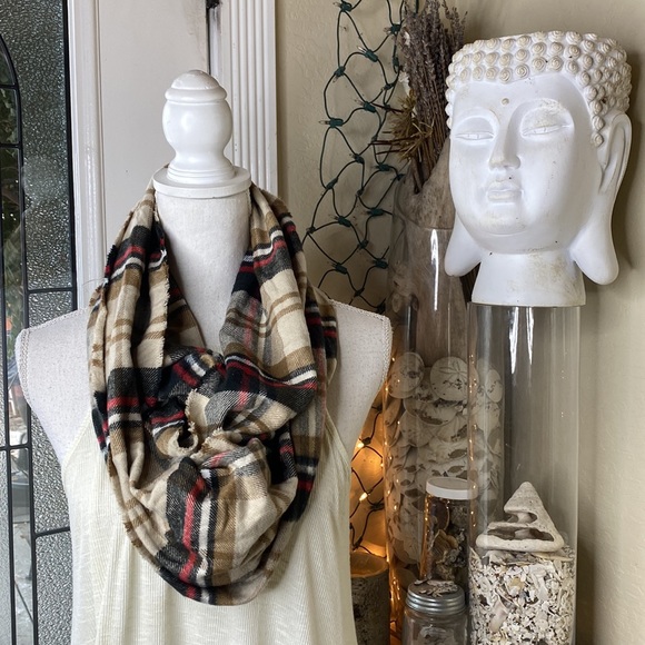 Infinity scarf - Picture 2 of 2